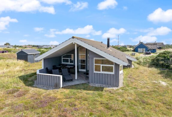 Strandnahes Ferienhaus mit Whirlpool und Kaminofen