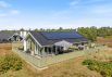 Sommerhus med udestue, varmepumpe og en god terrasse (billede 1)