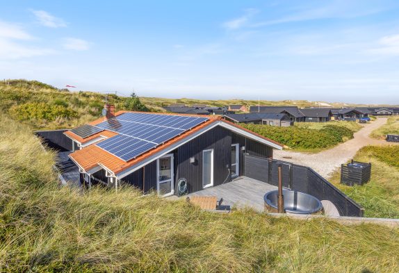 Skønt sommerhus på Bjerregårdsvej med vildmarksbad