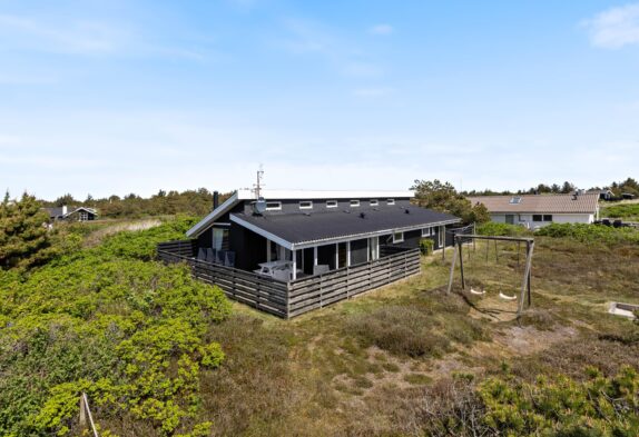 Hyggeligt sommerhus i Bjerregård med sauna og brændeovn