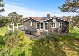 Hyggeligt feriehus med kun 500m til havet