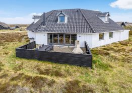 Stort sommerhus til 10 personer med spa og sauna – hund tilladt