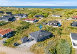 Spændende feriehus med spabad kun 100 meter fra havet