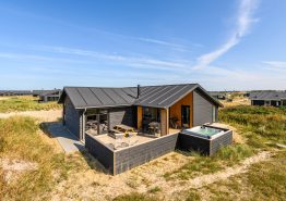 5-Sterne-Haus mit Außenwhirlpool und Sauna, 175 m zum Strand!