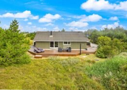 Familievenligt sommerhus med brændeovn, sauna og spabad