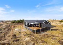 Hyggeligt 6-personers sommerhus med brændeovn i Bjerregård. Kat. nr.:  BB1168, Julianevej 17