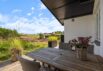 Lyst og moderne sommerhus med skøn træterrasse (billede 31)