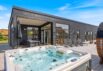 Modernes Ferienhaus mit Außenwhirlpool und Sauna (Bild  26)