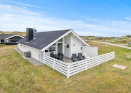 Strandnahes Ferienhaus für 6 Personen mit Kamin