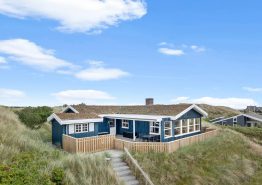 Schönes Ferienhaus mit Blick auf den Fjord und das Meer