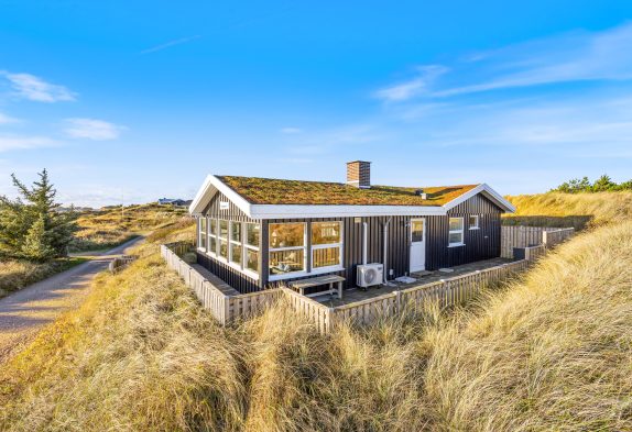 Dejligt sommerhus på Havvej med udsigt til fjorden