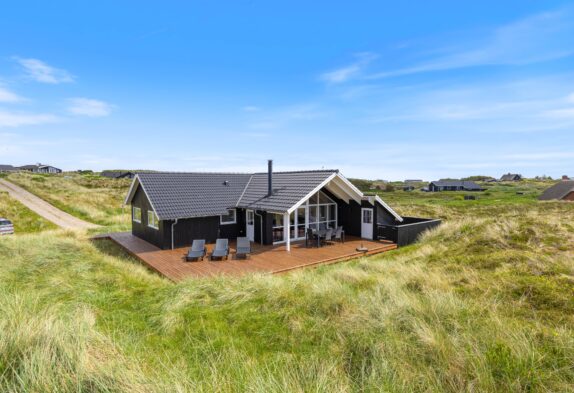 Strandnært sommerhus med spa og sauna