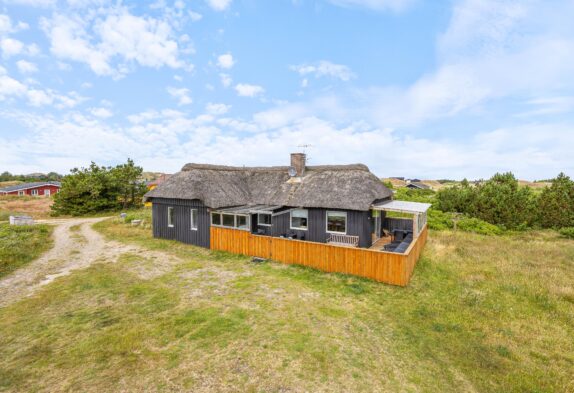 Gemütliches Reetdachhaus mit Sauna & geschlossener Terrasse