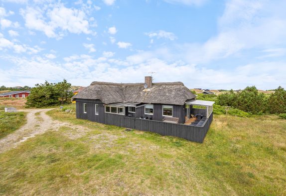 Stråtækt sommerhus til 4 personer i Haurvig