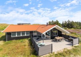 Sommerhus med pool og spa – plads til 8 personer og 2 hunde