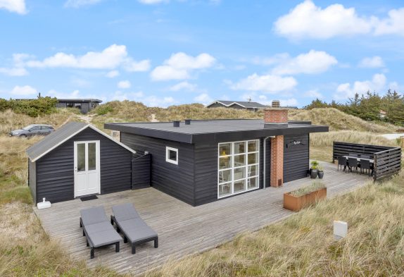 Hyggeligt feriehus ved fjorden og tæt på Vesterhavet