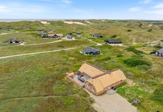 14-personers poolhus i Haurvig ved Vesterhavet