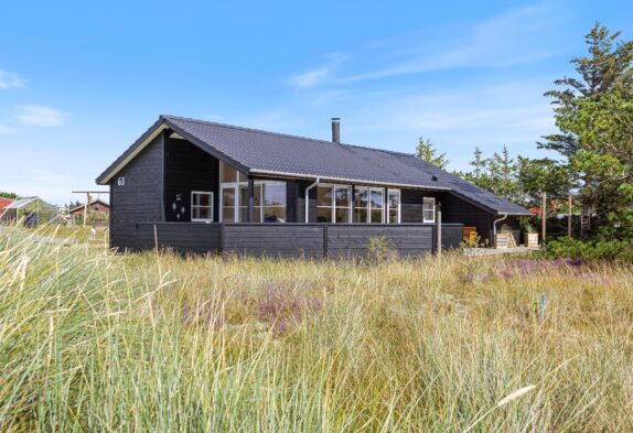 Hyggeligt sommerhus til 4 personer med brændeovn