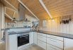 Klassisk træ-sommerhus med sauna og brændeovn (billede 10)