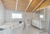 Hyggeligt sommerhus med spabad og sauna i Haurvig (billede 18)