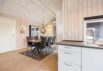 Indbydende træsommerhus med spabad – tæt ved hav og hede (billede 8)