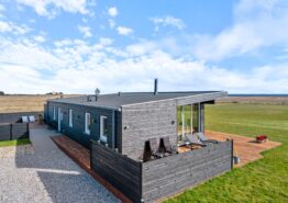 Familieferie med panoramaudsigt over fjorden, og tæt på havet. Kat. nr.:  D3941, Laust Diges Vej 33 B;