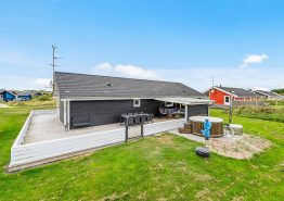 Familievenligt sommerhus med spa, vildmarksbad og sauna. Kat. nr.:  DD1162, Vesterledvej 6;