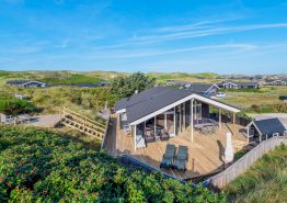 Sommerhus i Årgab på skøn naturgrund og tæt på stranden