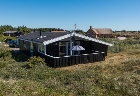 Naturskønt feriehus med sauna på Holmsland Klit