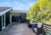 Feriehus med gode terrasser på afskærmet plænegrund (billede 23)