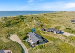 Modernes Ferienhaus mit Blick auf den Fjord