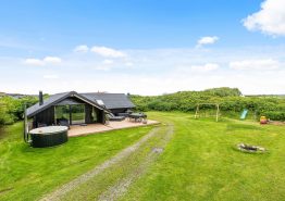 Gemütliches Ferienhaus mit Sauna und Badetonne in Årgab