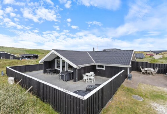 Schönes Ferienhaus mit umzäunter Terrasse – Hund erlaubt