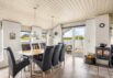 Hyggeligt sommerhus med stor terrasse og spa (billede 8)