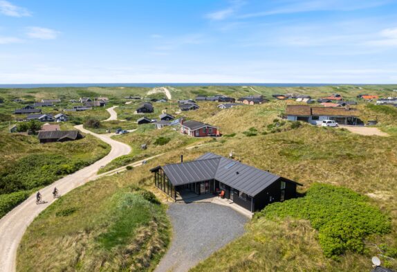 Moderne sommerhus i Årgab med aktivitetsrum og sauna