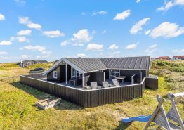 Lækkert sommerhus 200 meter fra skøn sand strand