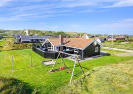 Hyggeligt sommerhus med sauna og spa og med gåafstand til havet