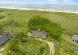 Smagfuldt feriehus i første klitrække. 1 Hund tilladt