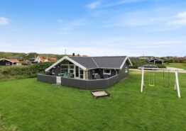 Ferienhaus in schöner Lage am Meer in Årgab