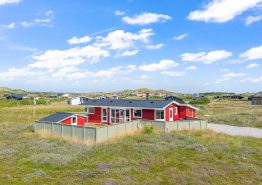 Schönes Sommerhaus nur 250 Meter vom Meer entfernt