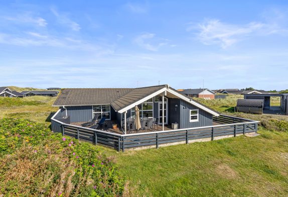 Dejligt sommerhus i Årgab kun 150 meter til Vesterhavet