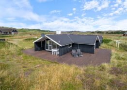 Charmantes Ferienhaus nah am Strand in Årgab
