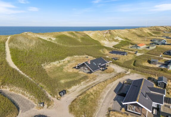 Gemütliches Ferienhaus mit Kamin, 50 m bis zum Strand – Årgab