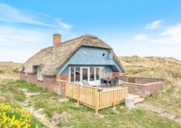 Skøn beliggenhed med udsigt til fjord og klitter