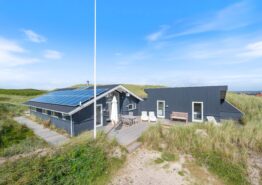 Førsteklasses sommerhus med unik beliggenhed i Årgab