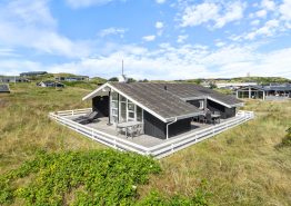 Renoveret sommerhus med sauna nær stranden og Hvide Sande