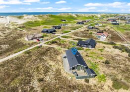 Strandnahes Ferienhaus mit Panoramablick und Whirlpool. Kat. nr.:  E4507, Tingodden 80;