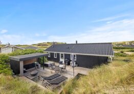 Gut gelegenes Ferienhaus mit geschlossener Terrasse