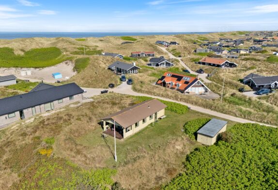 Einfaches Ferienhaus nur 100m zum Strand in Årgab