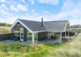 Renoveret sommerhus med spa, sauna og 200m til havet